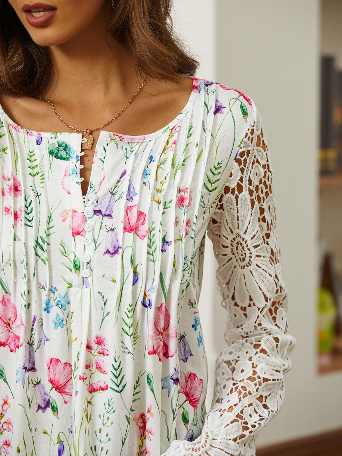 Regular Fit V Neck Floral Casual Top